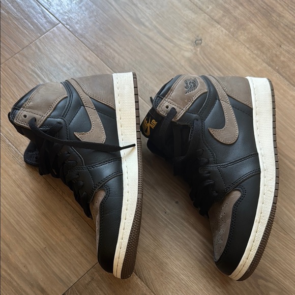 Nike Air Men's Black and Gray Sneakers - Picture 2 of 6